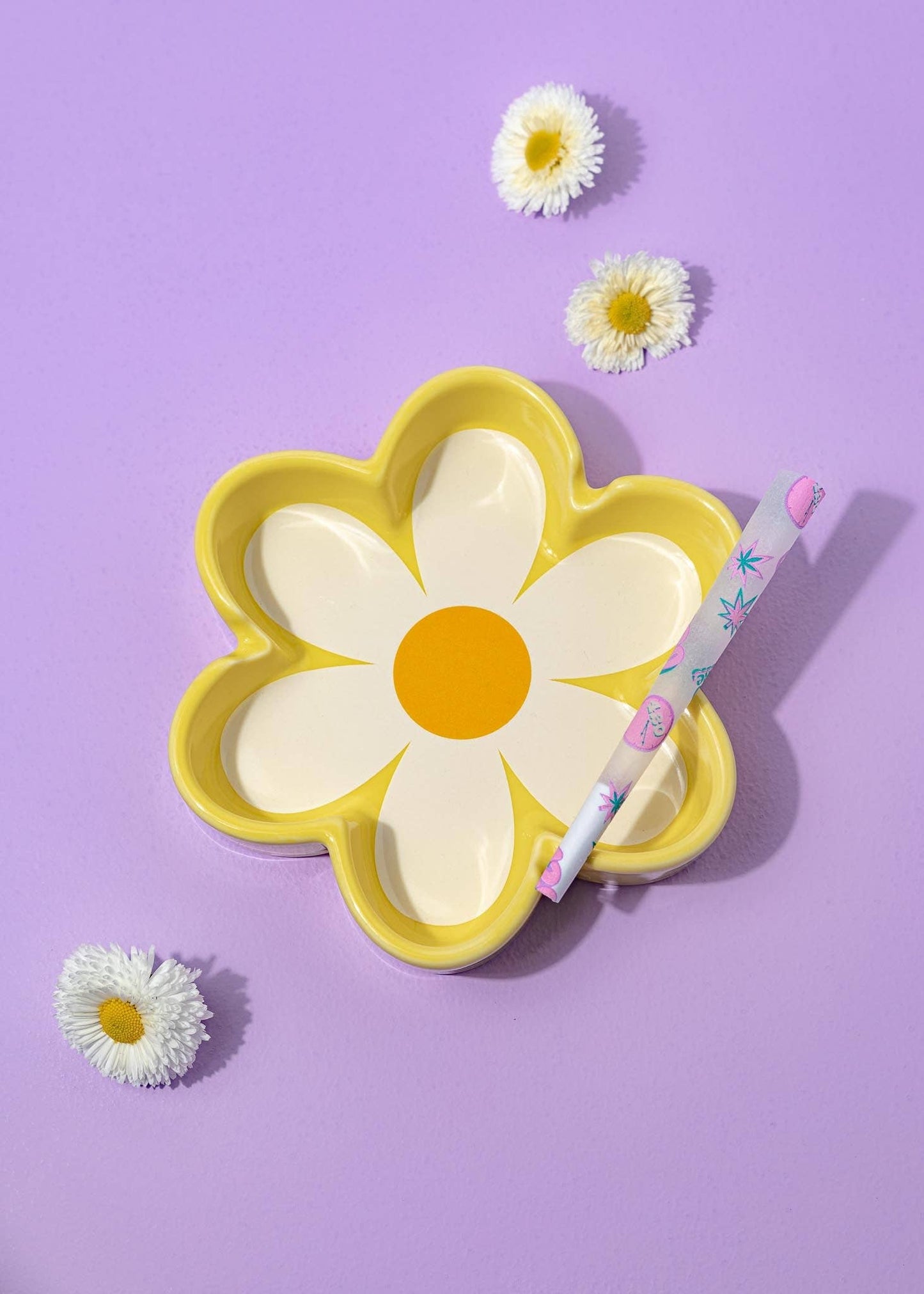 RETRO DAISY ASHTRAY