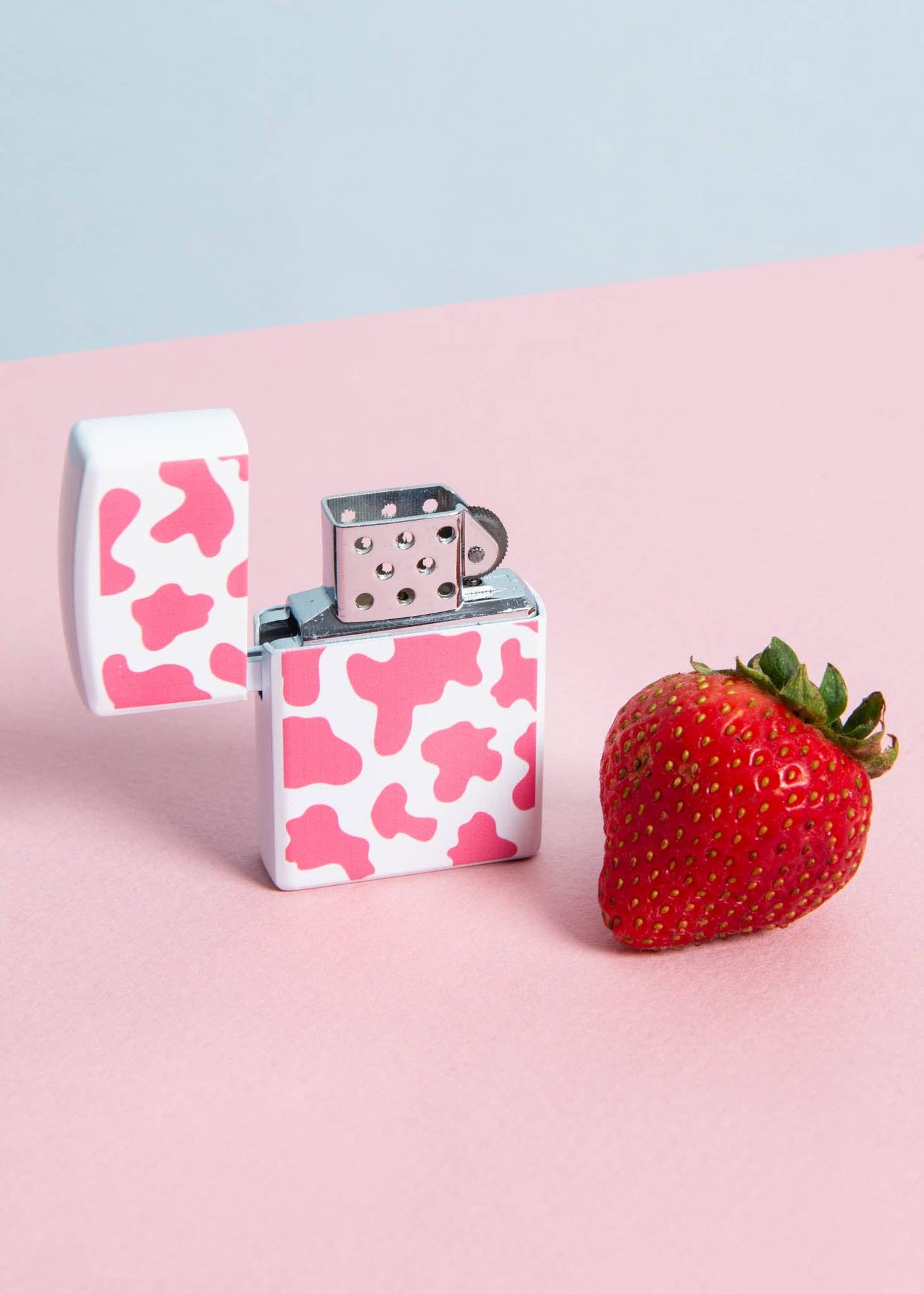 PINK COW LIGHTER